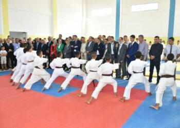 حماد يُدشّن مركب رياضي جواري بمستغانم