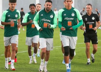 أول حصة تدريبية لمحاربي الصحراء في سيدي موسى