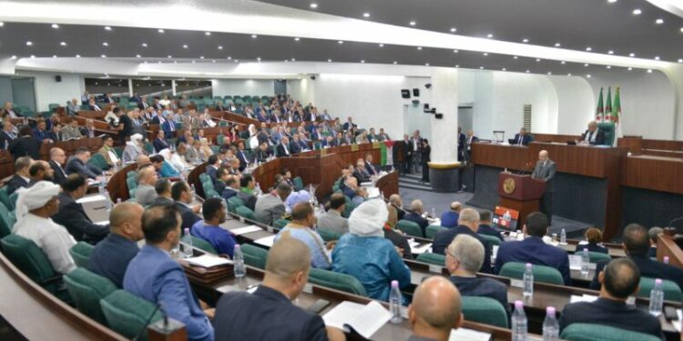 الوزير الأول يرد على انشغالات النواب هذا السبت