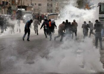 اندلاع مواجهات بين فلسطينيين وقوات الاحتلال في الضفة الغربية