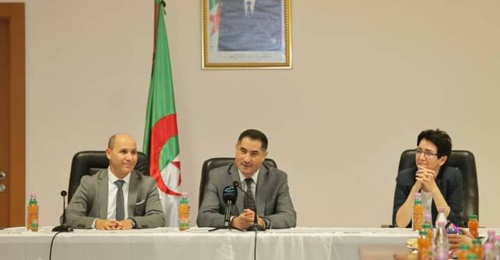 وزير الاتصال ينصب الأمين العام الجديد للوزارة