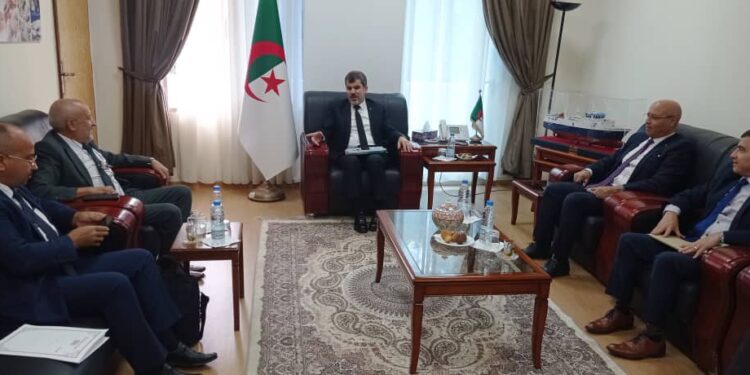 وزير الصيد البحري يستقبل نائبين عن ولاية عنابة