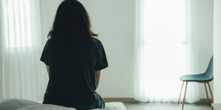 أعراض اضطراب ما بعد الصدمة لدى النساء