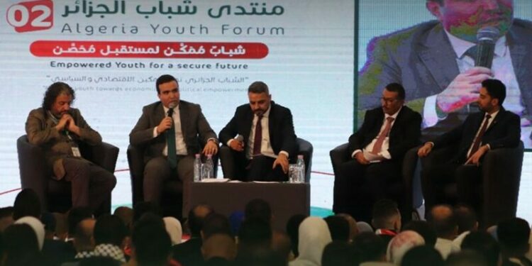 منتدى شباب الجزائر يدعو إلى الالتزام بمبادئ الحكم الراشد
