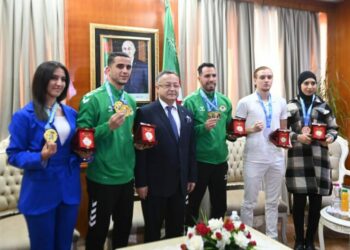 بداري يكرم الطلبة المتوجين في بطولة العالم للفوفينام والكيك بوكسينغ