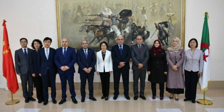 بوغالي يستقبل وفدا عن الحزب الشيوعي الصيني