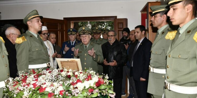 جثمان خالد نزار يوارى الثرى