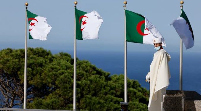 مجلة الجيش: مواقف الجزائر الجديدة مشرفة