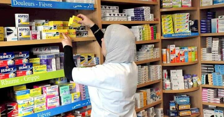 عون يأمر بإعادة تنظيم سلسلة توزيع الدواء
