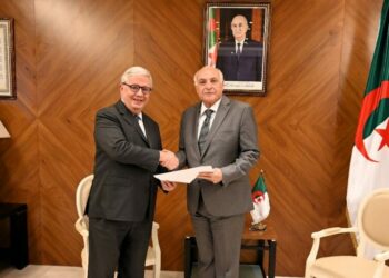 عطاف يستلم نسخا من أوراق اعتماد سفير المكسيك