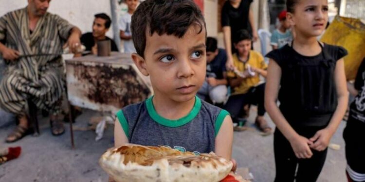 “يونيسيف”: أطفال غزة يعانون من فقر غذائي حاد