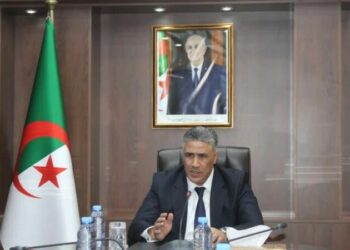 وزير السكن يجتمع بمديري التجهيزات العمومية