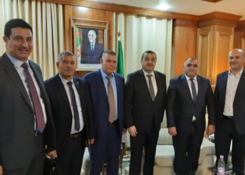 وزير الطاقة يستقبل نوابا عن الدائرة الانتخابية لولاية الأغواط