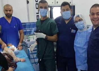 أول عملية تنظير هضمي تدخلي لطفلة بوهران