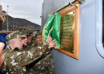 الفريق أول شنقريحة يدشّن أول قاطرة مصنّعة في وهران