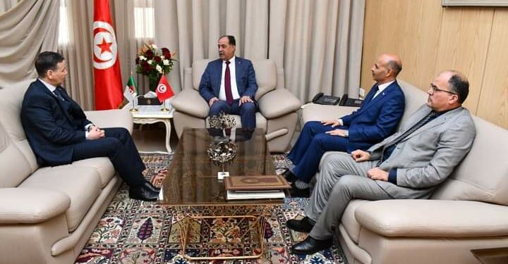 المدير العام للحماية المدنية يحل بتونس