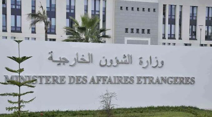 الجزائر تعرب عن قلق بالغ جراء القصف الأمريكي البريطاني في اليمن 