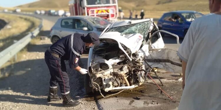 حوادث مرور.. وفاة 9 أشخاص في يوم