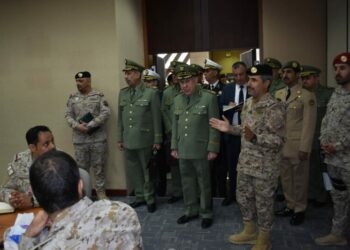 الفريق أول شنقريحة يواصل زيارته إلى السعودية
