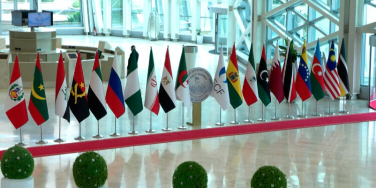 دراسة توقعات الغاز العالمية على هامش قمة الجزائر
