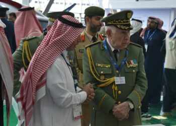 الفريق أول شنقريحة يحضر الطبعة الثانية لمعرض الدفاع العالمي بالرياض