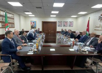 بحث سبل تعزيز التعاون الجزائري الاردني في قطاع الصحة