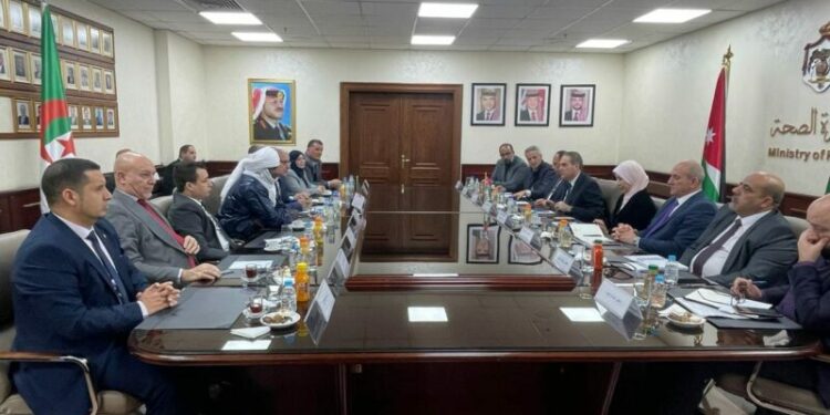 بحث سبل تعزيز التعاون الجزائري الاردني في قطاع الصحة
