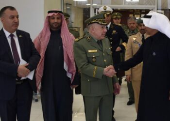 الفريق أول شنقريحة يزور شركتين سعوديتين