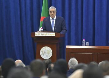 الوزير الأول يشرف على حفل تخرج الدفعة الـ52 للمدرسة الوطنية للإدارة