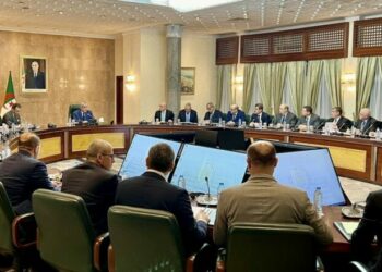 الوزير الأول يترأس اجتماعا للمجلس الوطني الاستشاري لترقية الصادرات