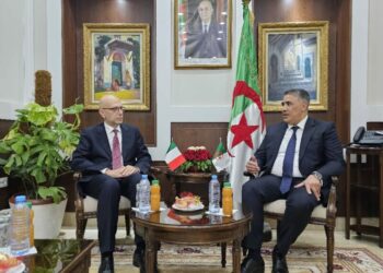بلعريبي يدعو الشركات الإيطالية المتخصصة في صناعة المصاعد للاستثمار في الجزائر