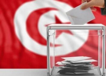 فتح مراكز الاقتراع أمام الناخبين لاختيار ممثليهم في المجالس المحلية بتونس