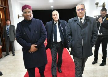 الأمين العام لاتحاد مجالس الدول الأعضاء بمنظمة التعاون الإسلامي يحل بالجزائر
