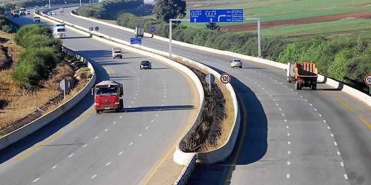 هذه عقوبة سير المركبة بسرعة منخفضة في الطريق السيار