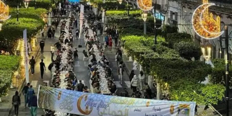 أكبر مائدة إفطار جماعي بالعاصمة اليوم