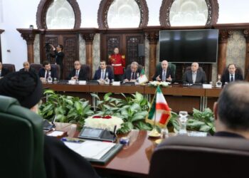 توقيع إتفاقيات تعاون ومذكرات تفاهم بين الجزائر وايران