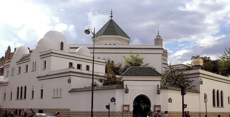 نصرة غزة.. محور خطبة الجمعة بمسجد باريس