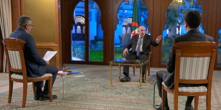 الرئيس تبون يجري لقاءه الإعلامي الدوري مع الصحافة الوطنية