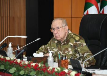 الفريق أول شنقريحة في زيارة إلى قيادة الحرس الجمهوري