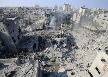 استشهاد 16 فلسطينيا في قصف طائرات الاحتلال لمنزل في غزة