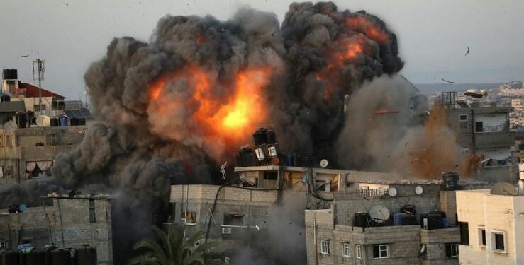 فلسطين.. استمرار القصف والاعتقالات