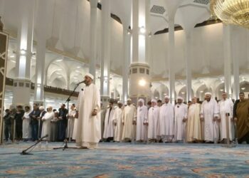 خامس صلاة تراويح بجامع الجزائر