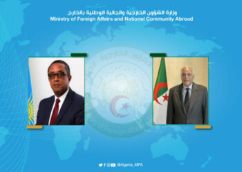 عطاف يتلقى اتصالا من نظيريه الرواندي والفنزويلي