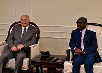 عطاف يشارك في مراسم إحياء ذكرى مجازر الإبادة الجماعية برواندا