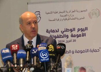 وزير الصحة: استحداث مراكز لحماية الطفولة والأمومة