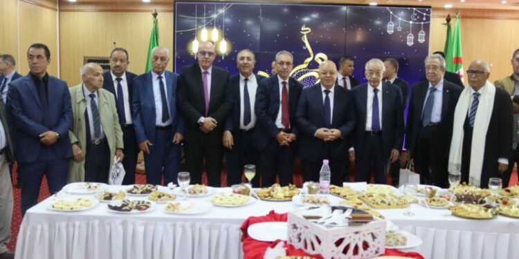 ربيقة يشرف على حفل استقبال “الأسرة الثورية”