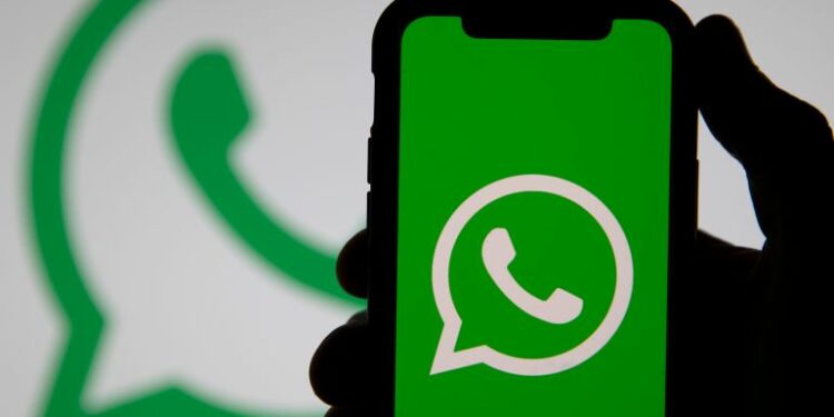 “واتساب” تختبر ميزة جديدة دون اتصال بالإنترنت