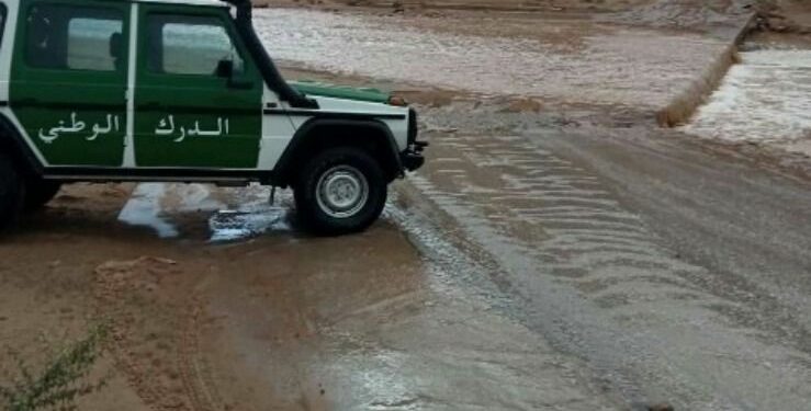 طرق مقطوعة بثلاث ولايات بسبب تقلبات الطقس