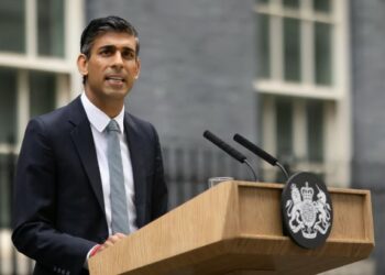 رئيس وزراء بريطانيا يدعو لوقف العدوان على غزة