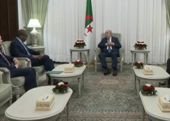 الرئيس تبون يستقبل رئيس غرفة العموم الكندية